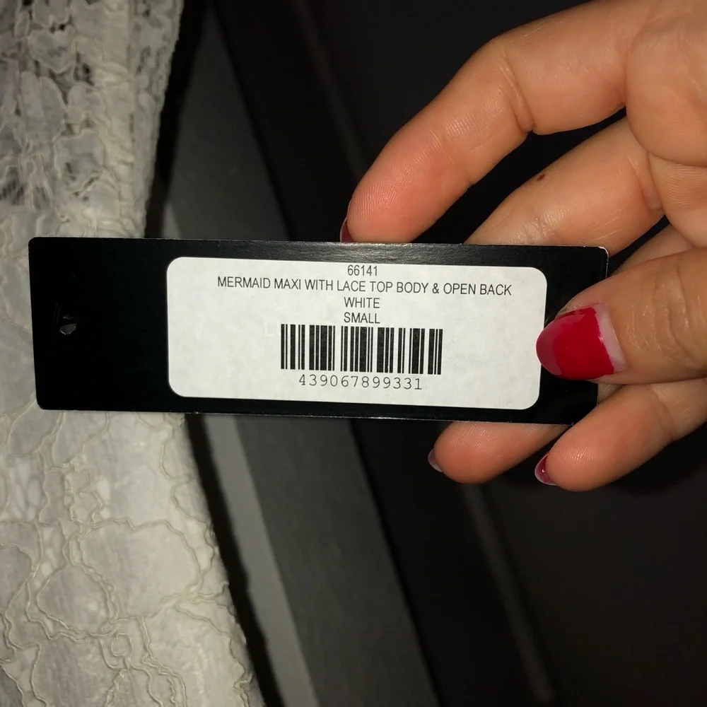 Mermaid Maxi with Lace Top Body & Keyhole Open Back Lulus Dress. - Picture 6 of 8